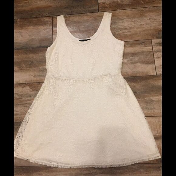 White Lace Metaphor Dress!!!- NWOT! - Picture 1 of 5